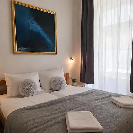 Apartman Ula Tour As By Town Hall In Center *